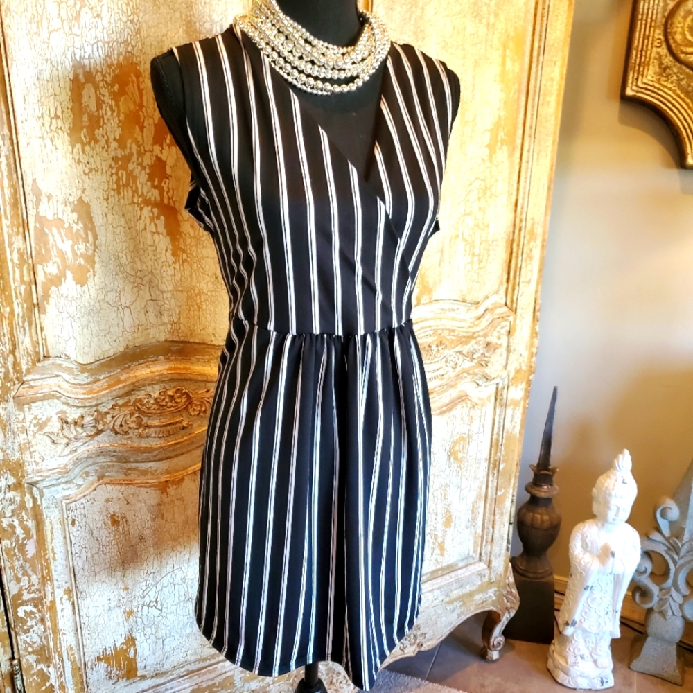New Black and white striped Tunic Top Size 1X